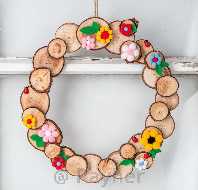 PROLJETNI VIJENAC OD DRVENIH DISKOVA