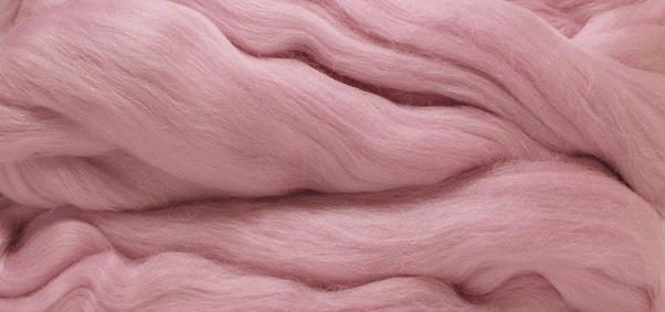 Vunena merino pređa, češljana, vrlo glatka, svijetlo ružičasta, 18 mic, 50g