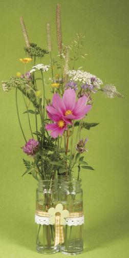 Staklena vaza, 3cm o, visina 10 cm