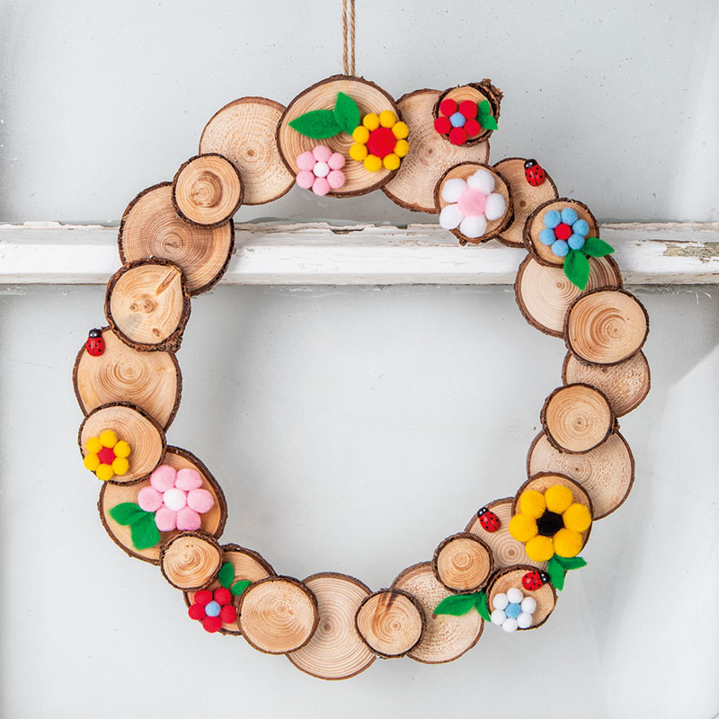 PROLJETNI VIJENAC OD DRVENIH DISKOVA